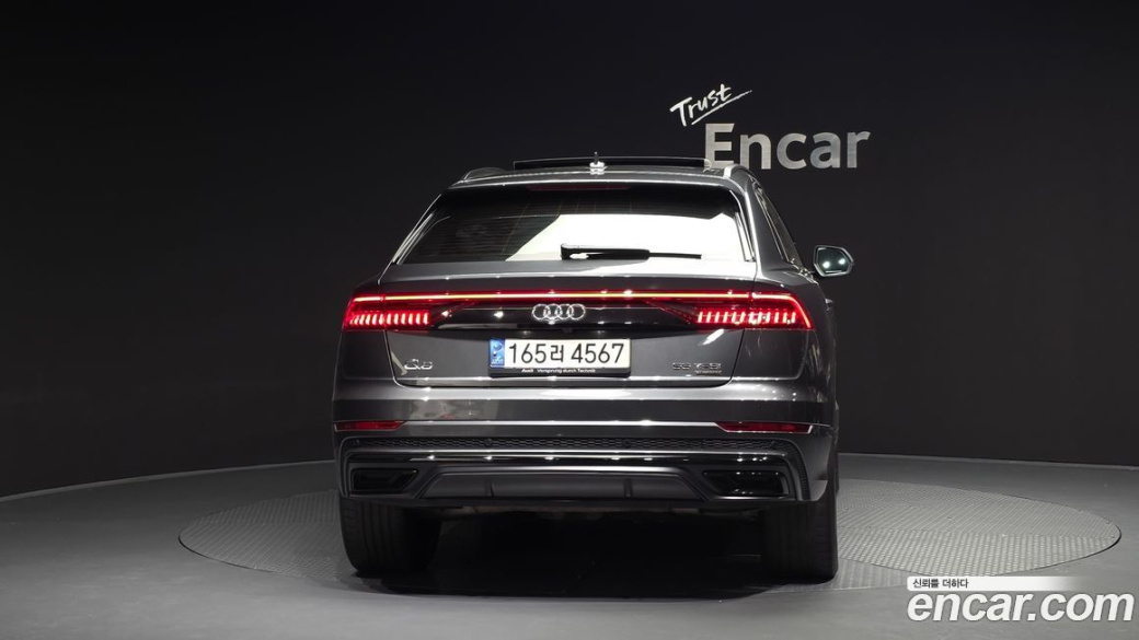 Audi Q8 55 TFSI Quattro Premium, 2023