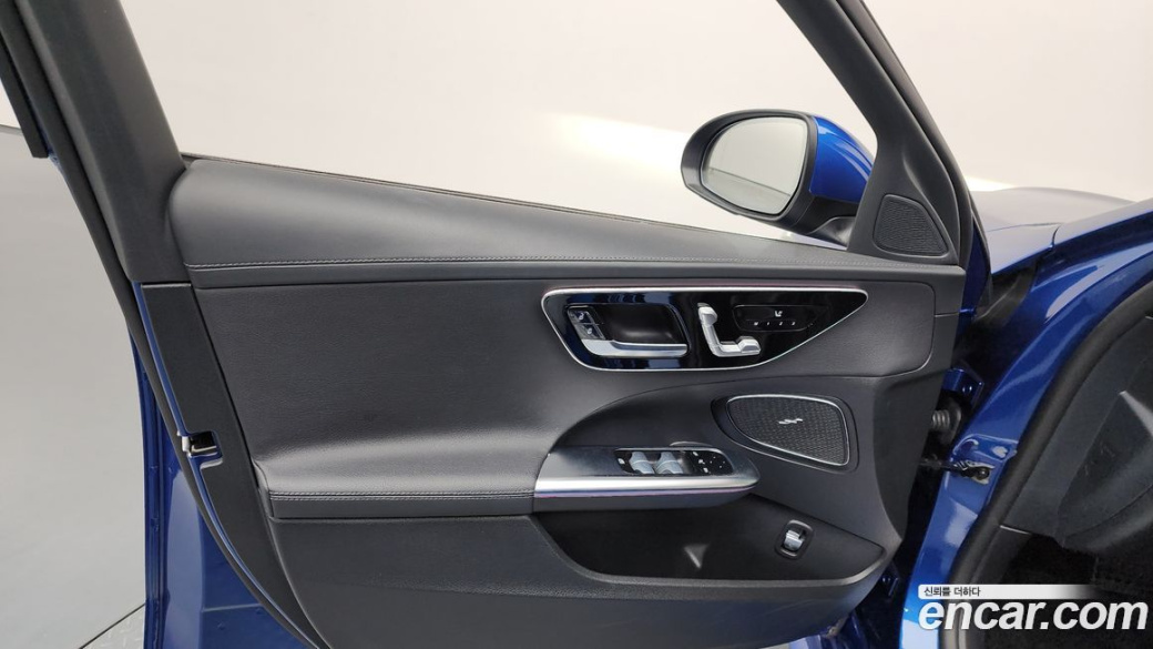 Mercedes-Benz C-Class C300 4MATIC AMG Line, 2023