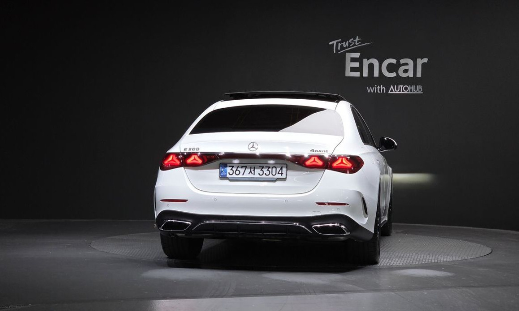 Mercedes-Benz E-Class E300 4MATIC AMG Line, 2025