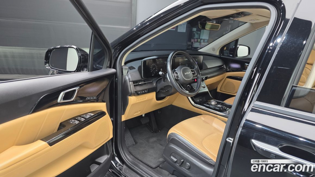Kia Carnival 9-Seater Signature, 2022