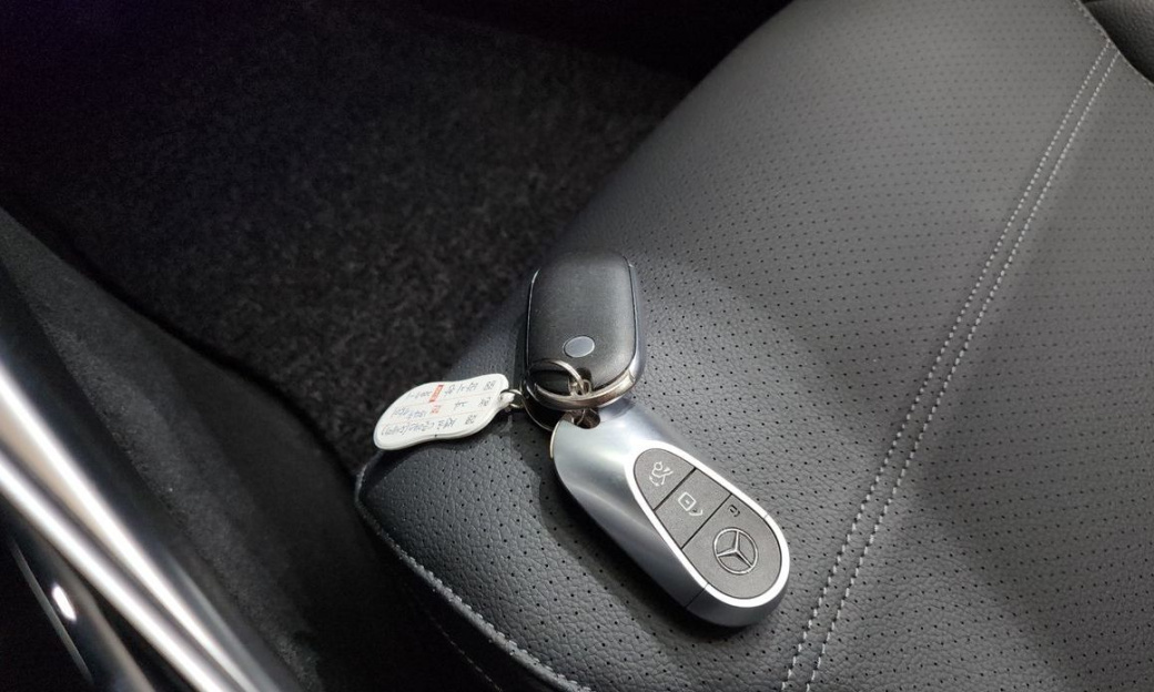 Mercedes-Benz C-Class C300 4MATIC Avantgarde, 2024