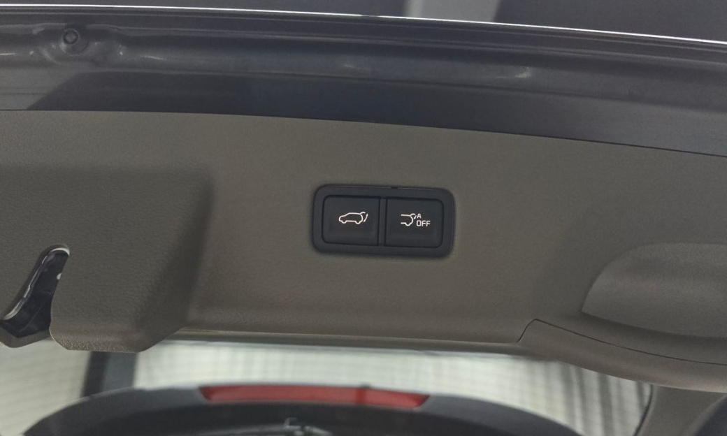Kia Carnival 7-Seater Signature, 2022