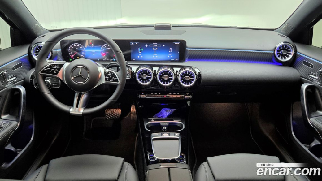 Mercedes-Benz A-Class A220 Hatchback, 2024