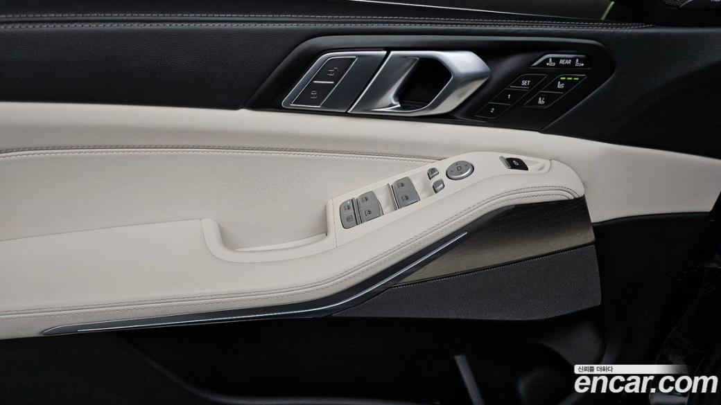 BMW X7 xDrive 40d Design Pure Excellence 6-Seater, 2025