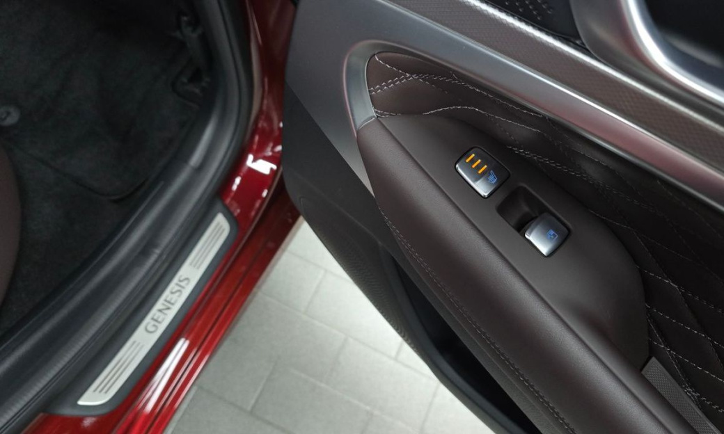 Genesis G70 Gasoline 2.5T 4WD, 2025