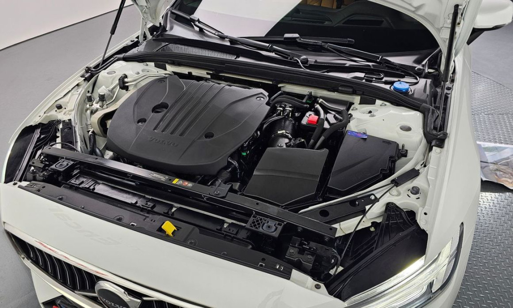 Volvo S60 B5 Ultra Bright, 2025