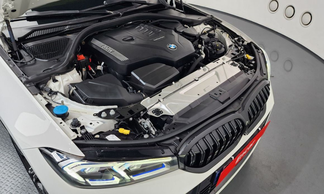 BMW 3-Series 320i M Sport, 2024