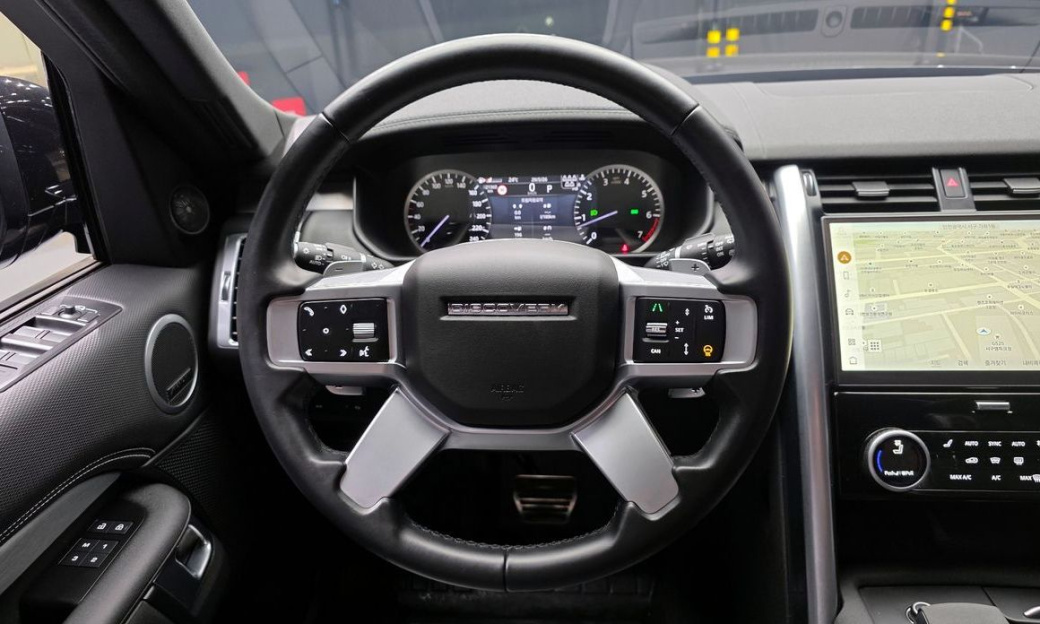 Land Rover Discovery P360 R-Dynamic SE, 2023