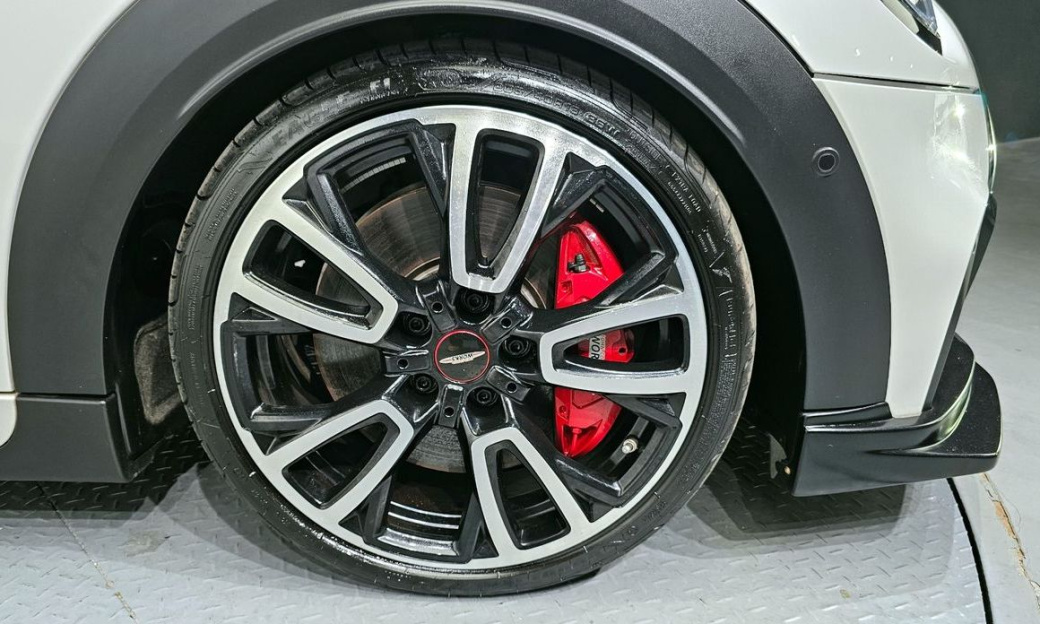 Mini Cooper JCW, 2024