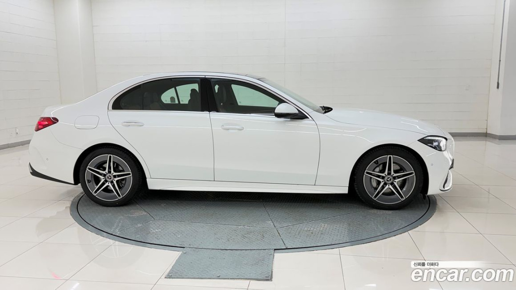 Mercedes-Benz C-Class C200 AMG Line, 2025