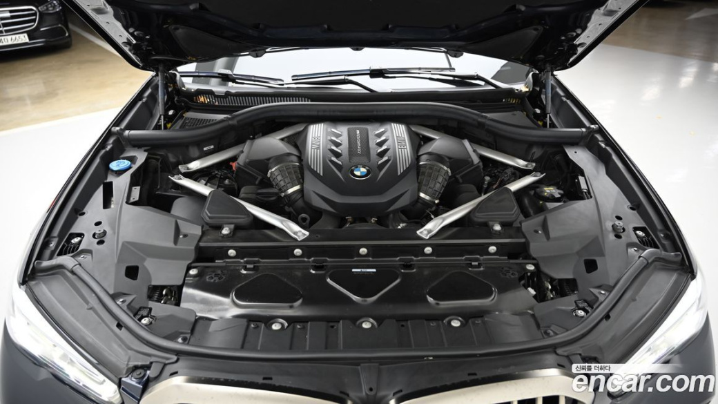 BMW X5 M50i, 2022