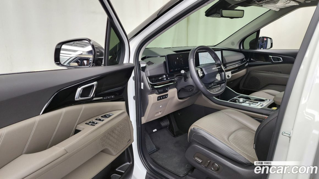 Kia Carnival 7-Seater Gravity, 2025