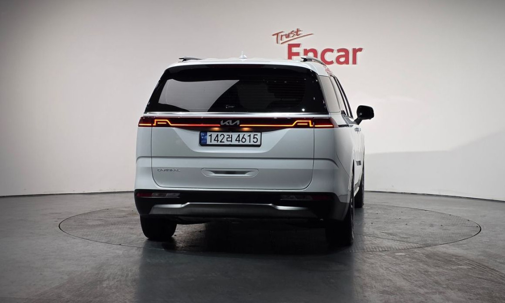 Kia Carnival 7-Seater Signature, 2023