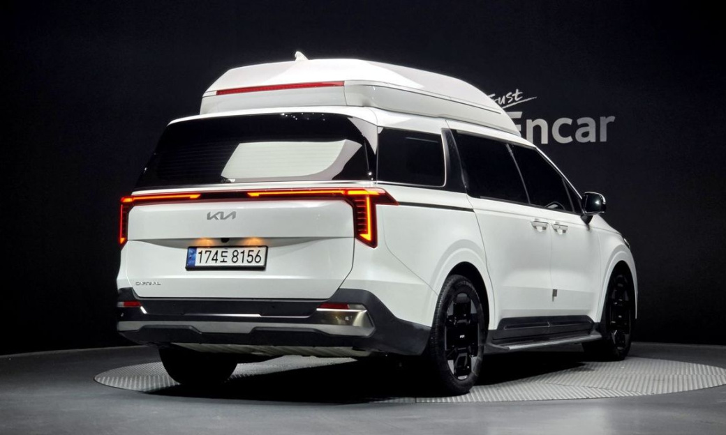 Kia Carnival 9-Seater Hi Limousine, 2025