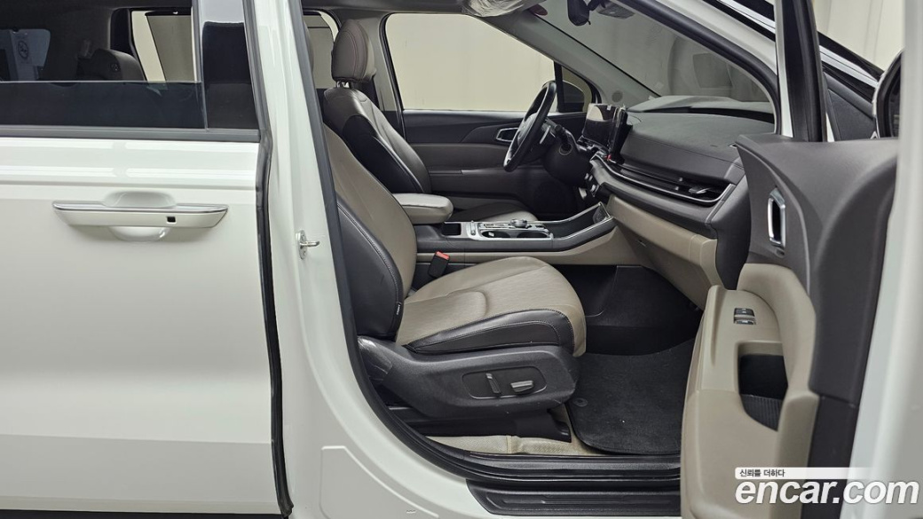 Kia Carnival 9-Seater Noblesse, 2025