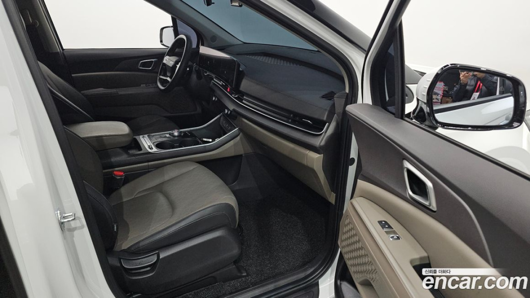 Kia Carnival 9-Seater Prestige, 2025