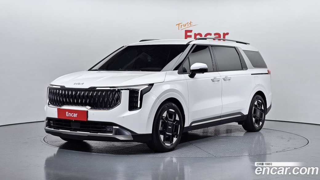 Kia Carnival 7-Seater Signature, 2024