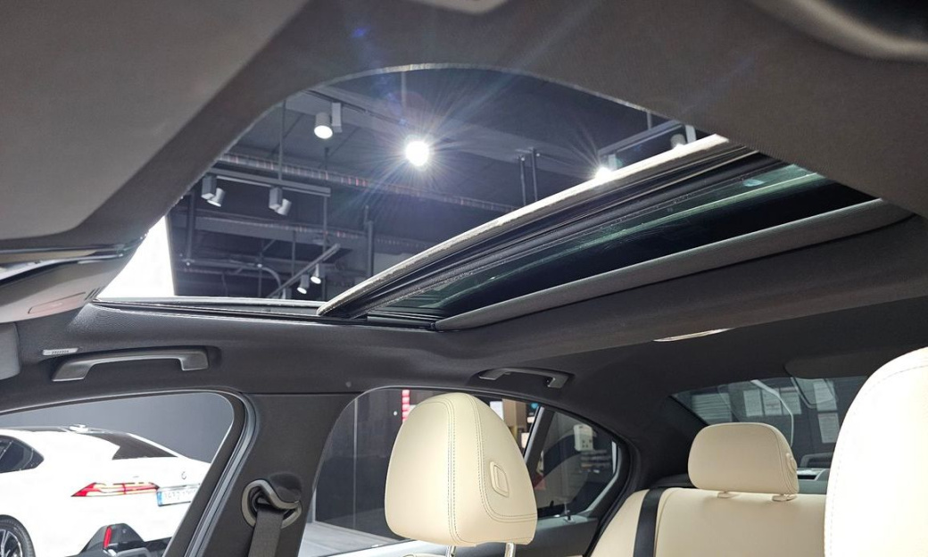 BMW 3-Series 320i M Sport, 2024