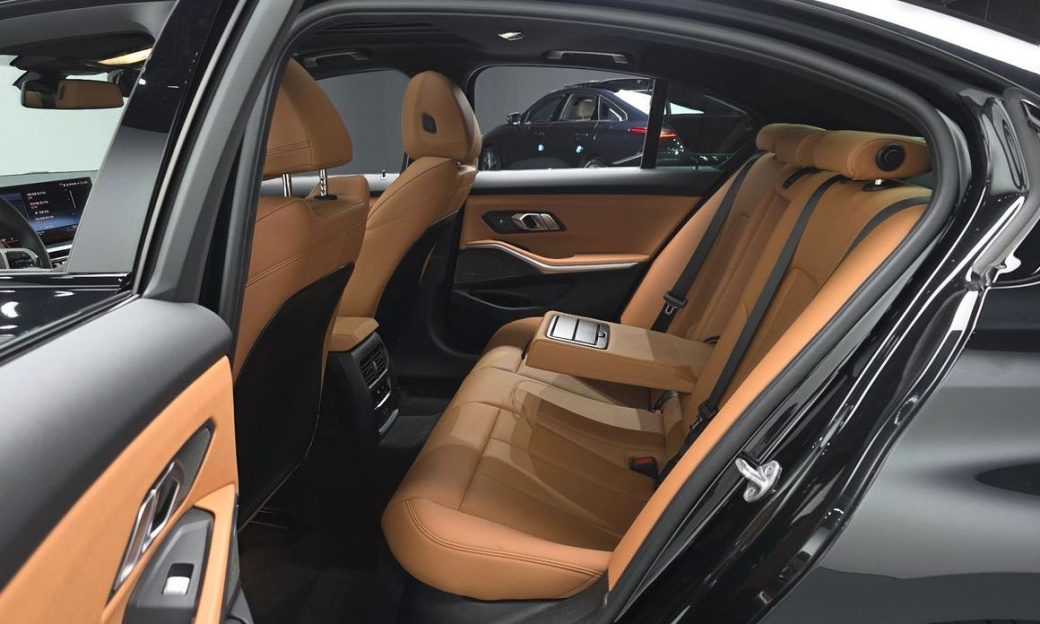 BMW 3-Series 320i M Sport, 2024