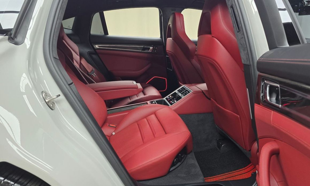 Porsche Panamera 4.0 GTS, 2024