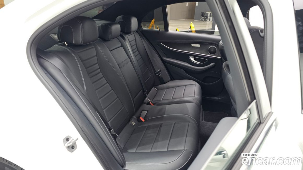 Mercedes-Benz E-Class E250 AMG Line, 2023