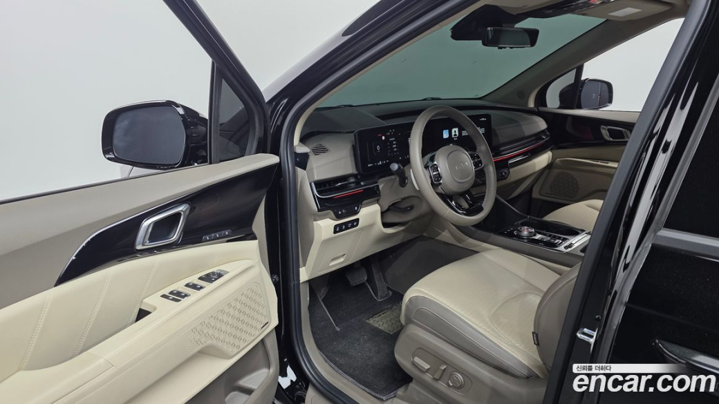 Kia Carnival 9-Seater Signature, 2024