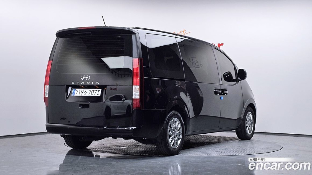 Hyundai Staria Tourer 11-Seater, 2024
