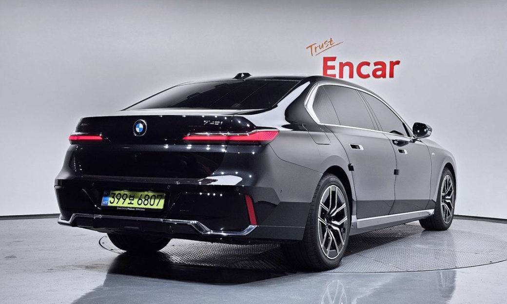 BMW 7-Series 740i xDrive M Sport, 2025