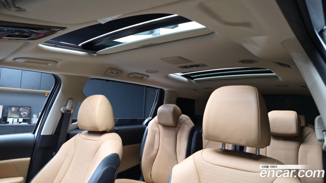 Kia Carnival 9-Seater Signature, 2023