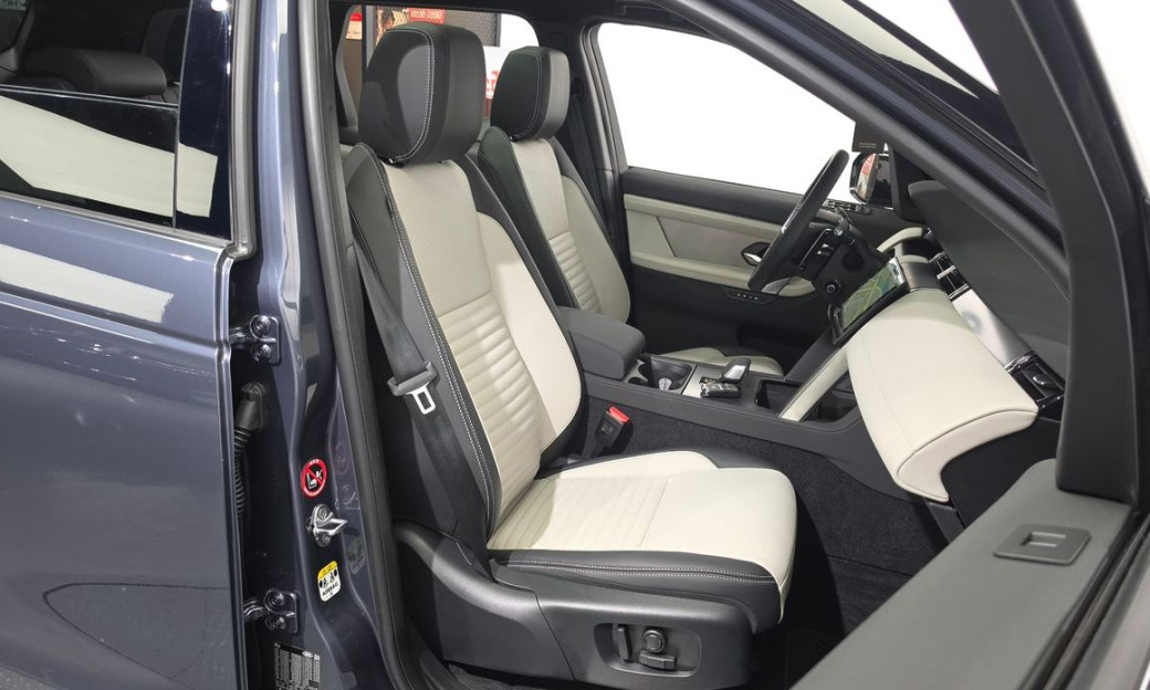 Land Rover Discovery Sport P250 Dynamic SE, 2025