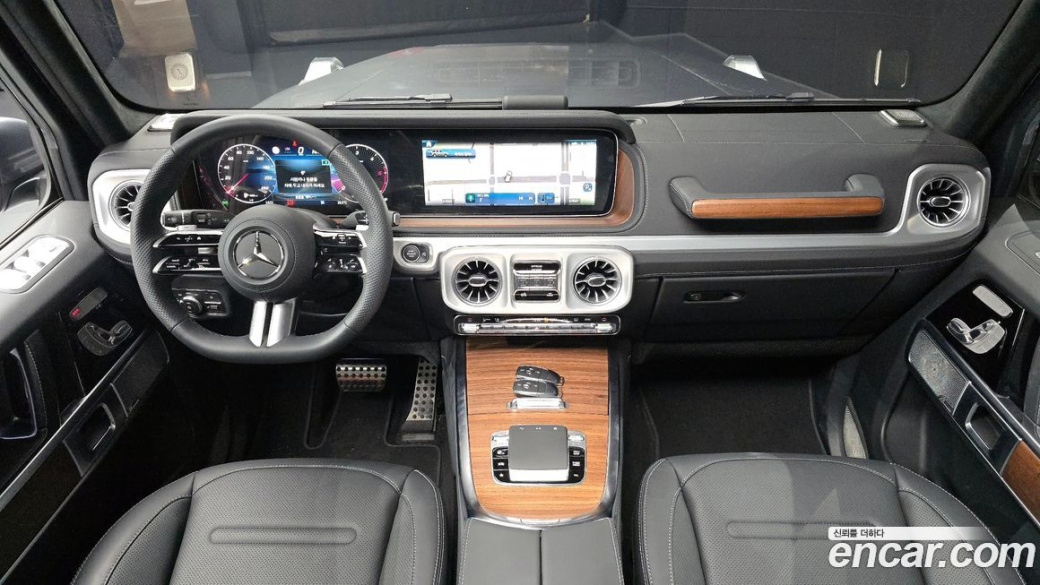 Mercedes-Benz G-Class G450d, 2025