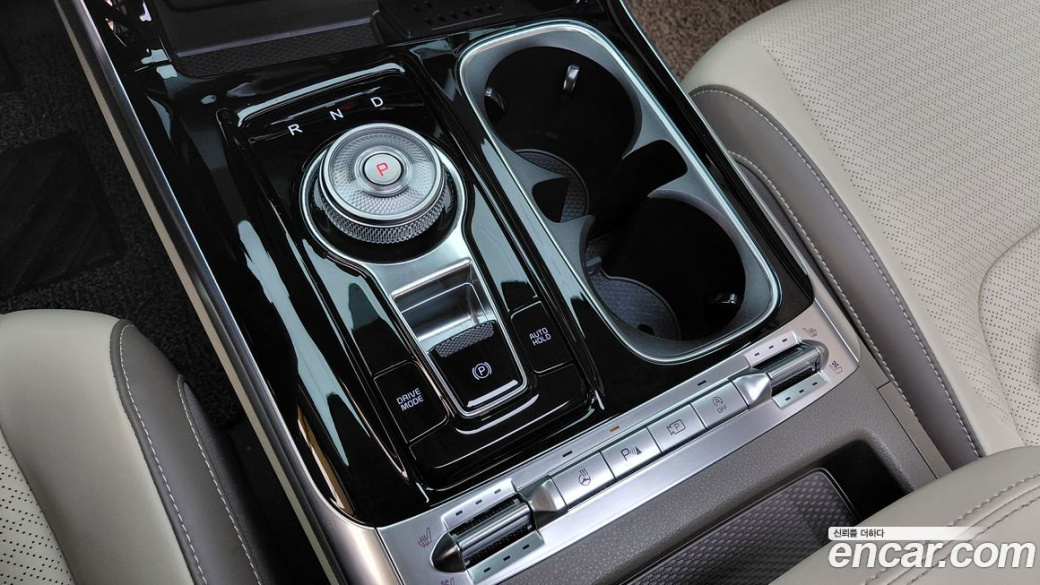 Kia Carnival 7-Seater Signature, 2023