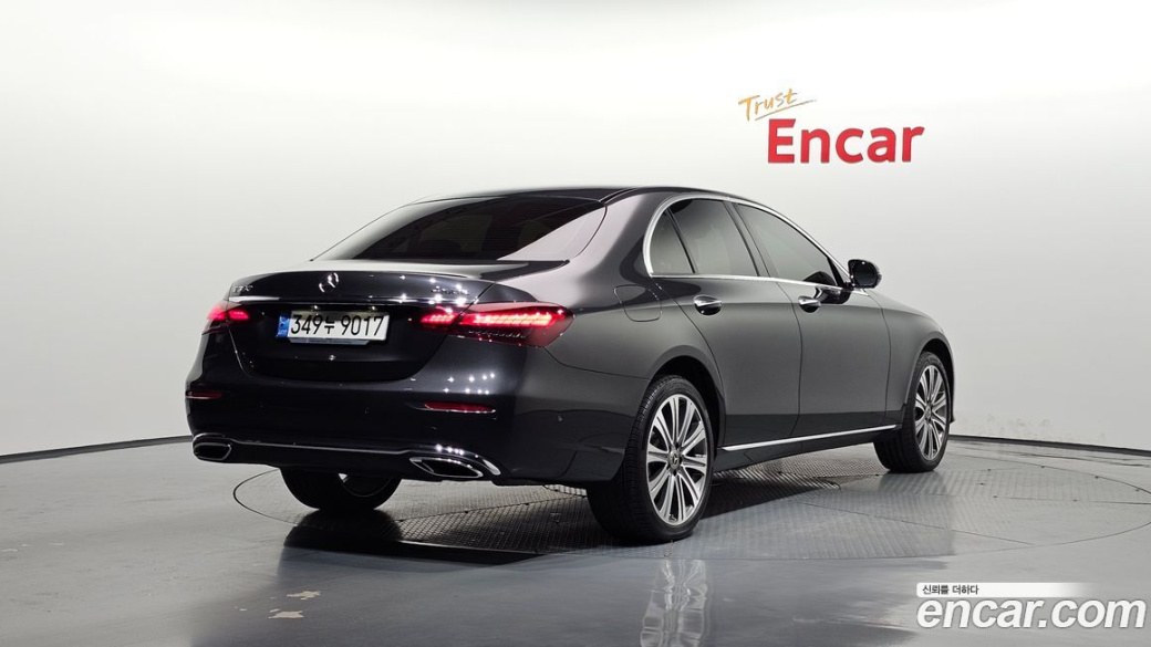 Mercedes-Benz E-Class E350 4MATIC Exclusive, 2023