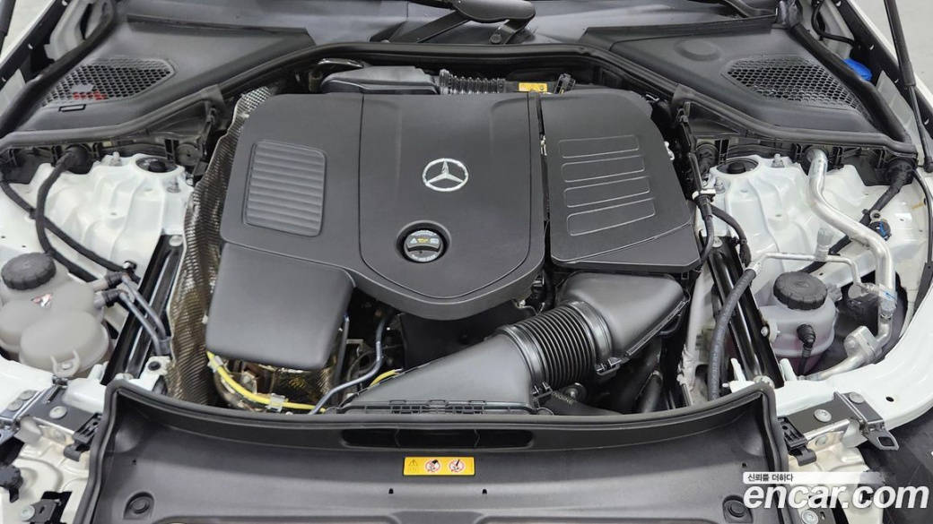 Mercedes-Benz E-Class E200 AMG Line, 2026
