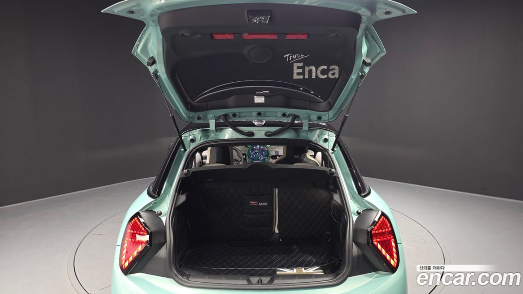 Mini Cooper 5 Door Favoured, 2025