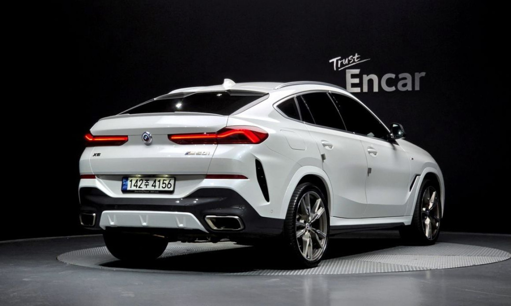 BMW X6 M50i, 2023