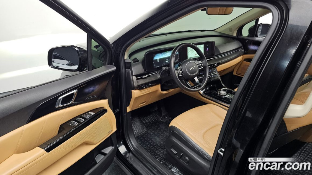 Kia Carnival 9-Seater Signature, 2023
