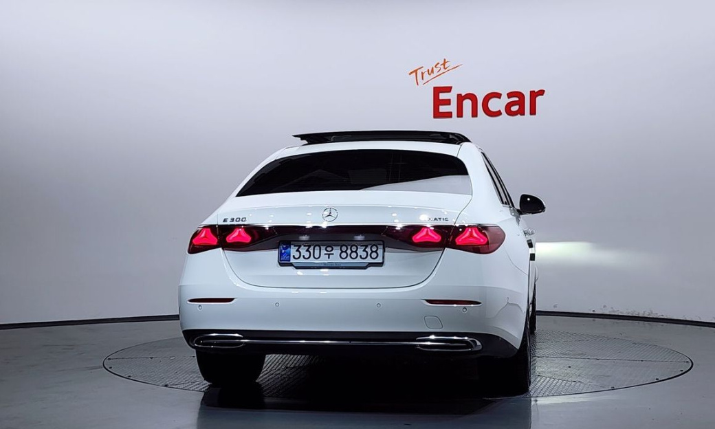 Mercedes-Benz E-Class E300 4MATIC Exclusive, 2024