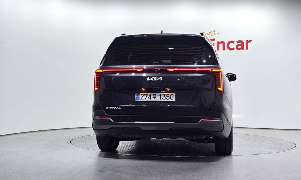 Kia Carnival 9-Seater Gravity, 2025