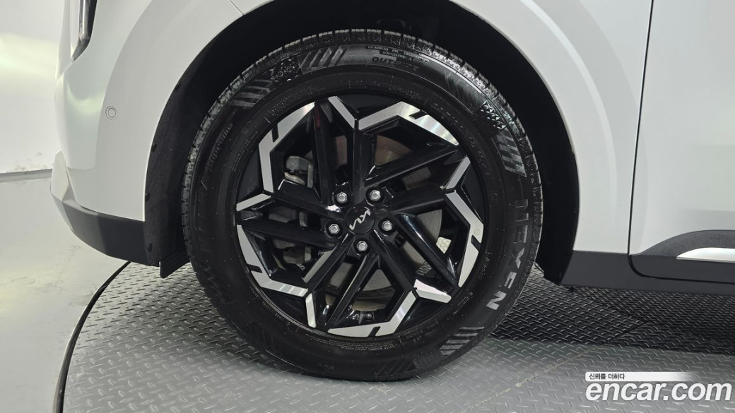 Kia Carnival 9-Seater Noblesse, 2024