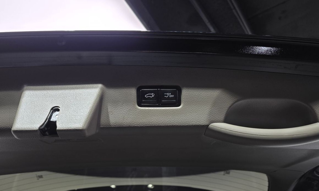 Kia Carnival 9-Seater Noblesse, 2025