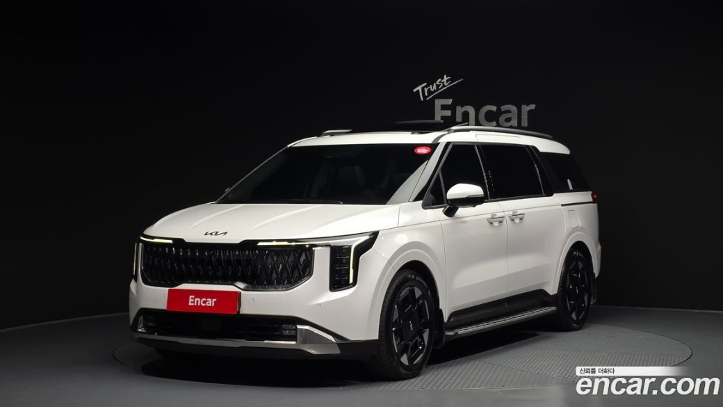 Kia Carnival 9-Seater Signature, 2024