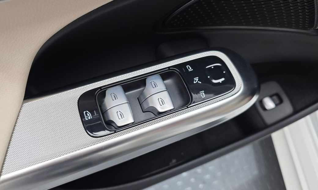 Mercedes-Benz E-Class E200 Avantgarde, 2025