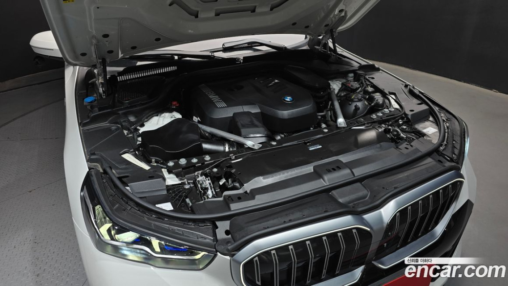 BMW 5-Series 520i M Sport, 2024