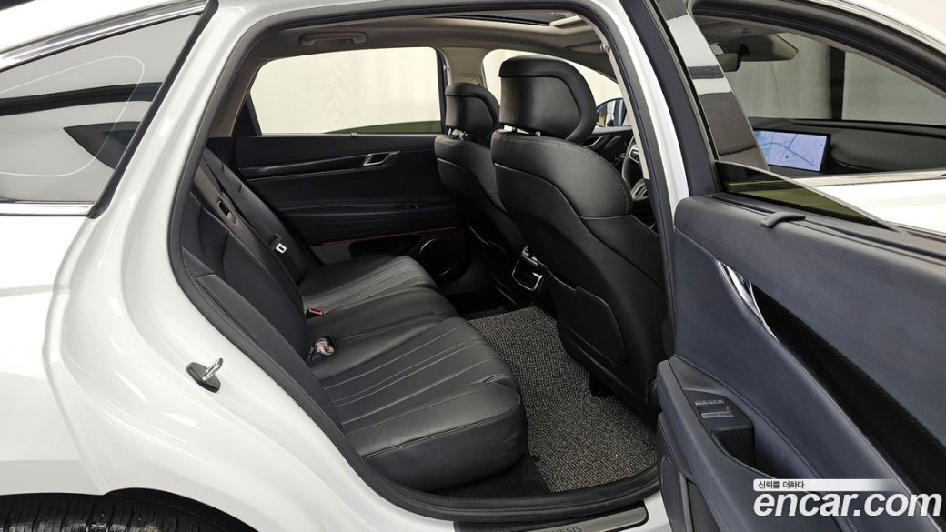 Genesis G80 Gasoline 2.5 Turbo 2WD, 2025