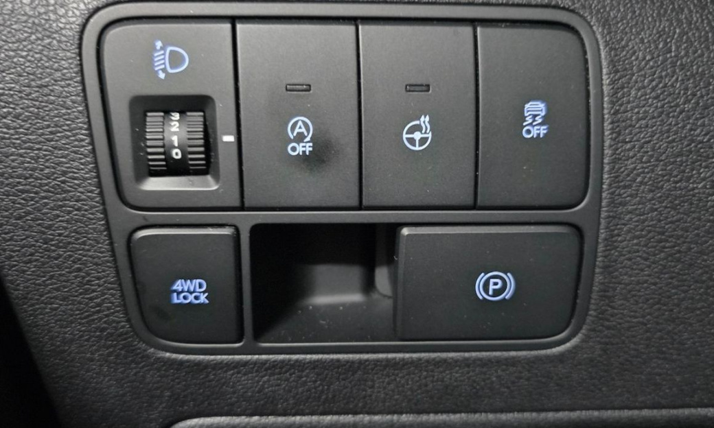 Hyundai Staria 4WD Tourer 11-Seater, 2025