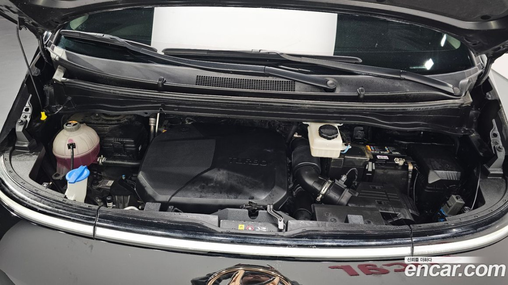 Hyundai Staria 4WD Lounge 9-Seater, 2023