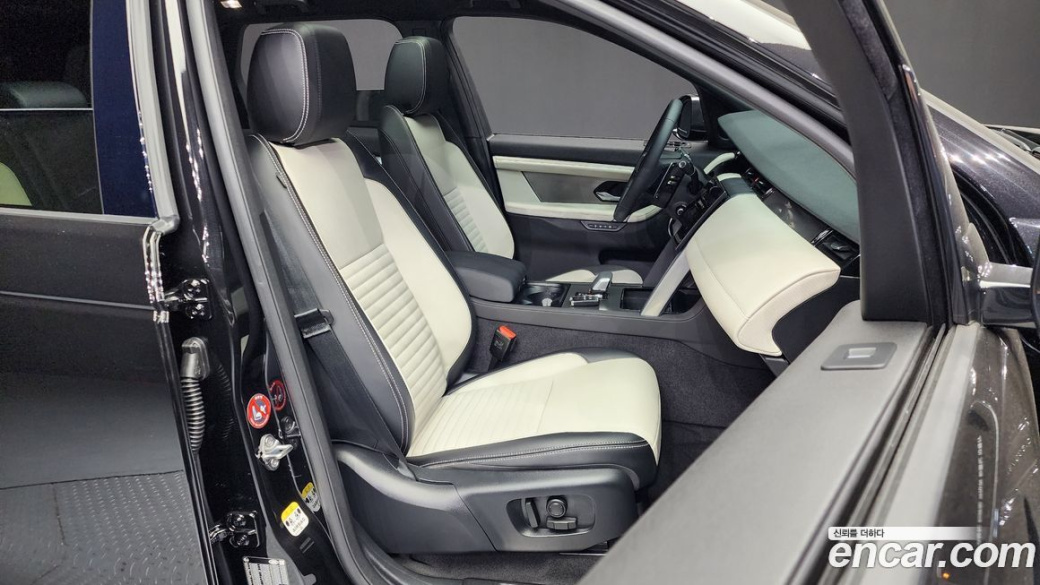 Land Rover Discovery Sport P250 Dynamic SE, 2025