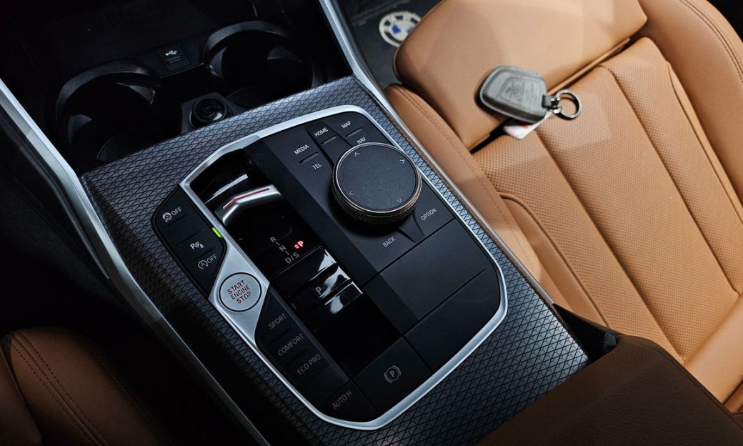 BMW 3-Series 320i Touring M Sports, 2024