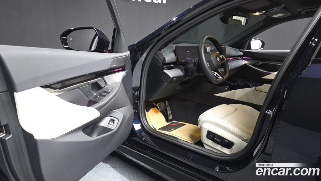 BMW 5-Series 520i M Sport, 2024